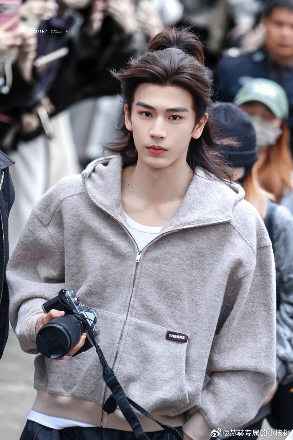 Mặt mộc giả dối của Trương Lăng H&aacute;ch- Ảnh 3.