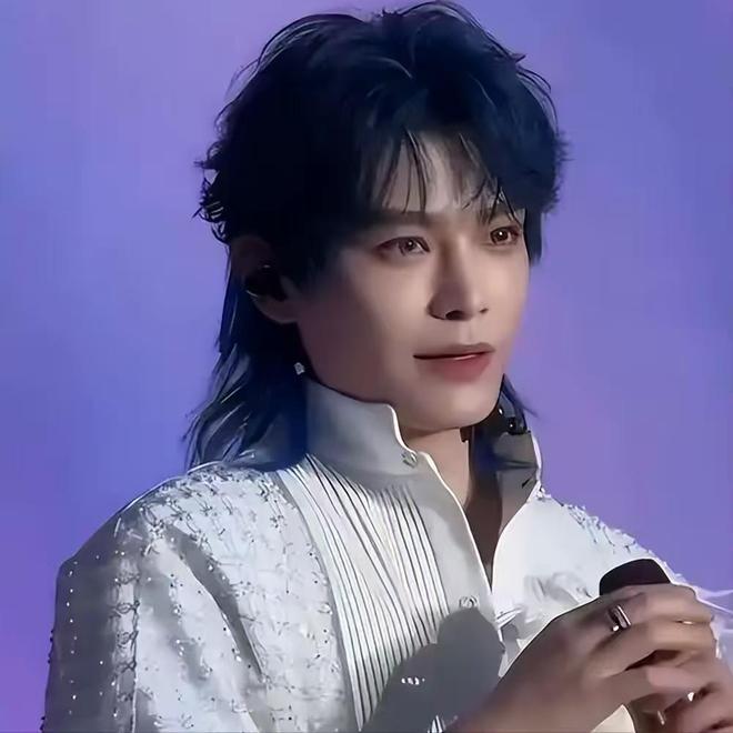 4 sao nam cổ trang xấu nhất Trung Quốc: Vương Hạc Đệ may qu&aacute; b&eacute;t bảng, hạng 1 l&ograve;e loẹt đến cay mắt- Ảnh 7.