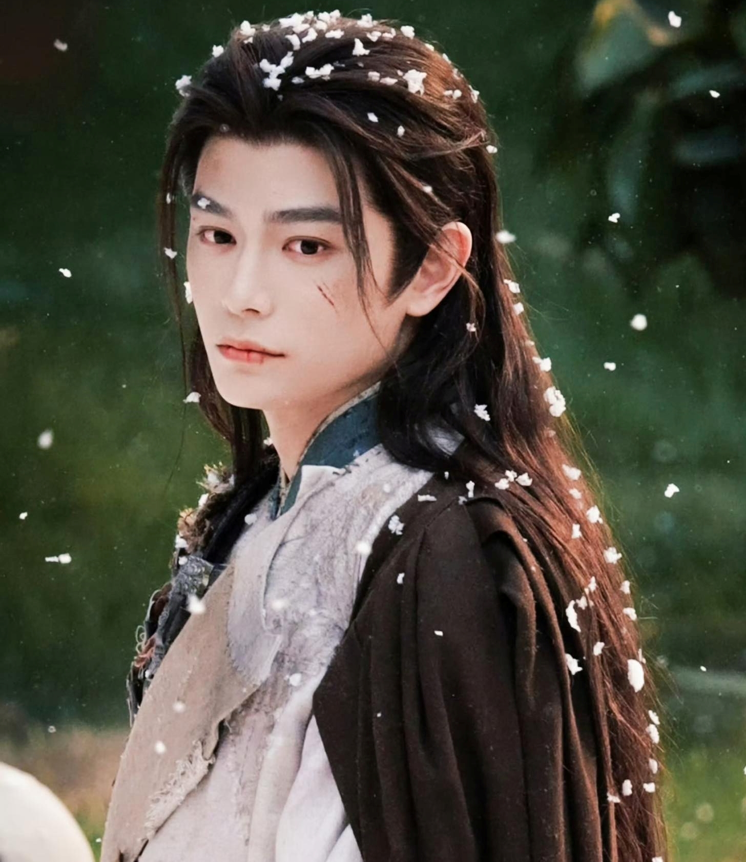 4 sao nam cổ trang xấu nhất Trung Quốc: Vương Hạc Đệ may qu&aacute; b&eacute;t bảng, hạng 1 l&ograve;e loẹt đến cay mắt- Ảnh 5.