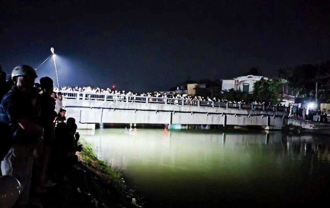 Rủ nhau ra khe suối sau nh&agrave; tắm, 2 trẻ nhỏ đuối nước thương t&acirc;m - Ảnh 2.