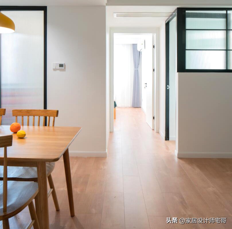 Lần đầu thấy căn hộ 53m&sup2; c&oacute; 3 ph&ograve;ng ngủ, 2 ph&ograve;ng kh&aacute;ch m&agrave; vẫn rộng r&atilde;i: C&aacute;ch cải tạo khiến ai cũng bất ngờ - Ảnh 3.