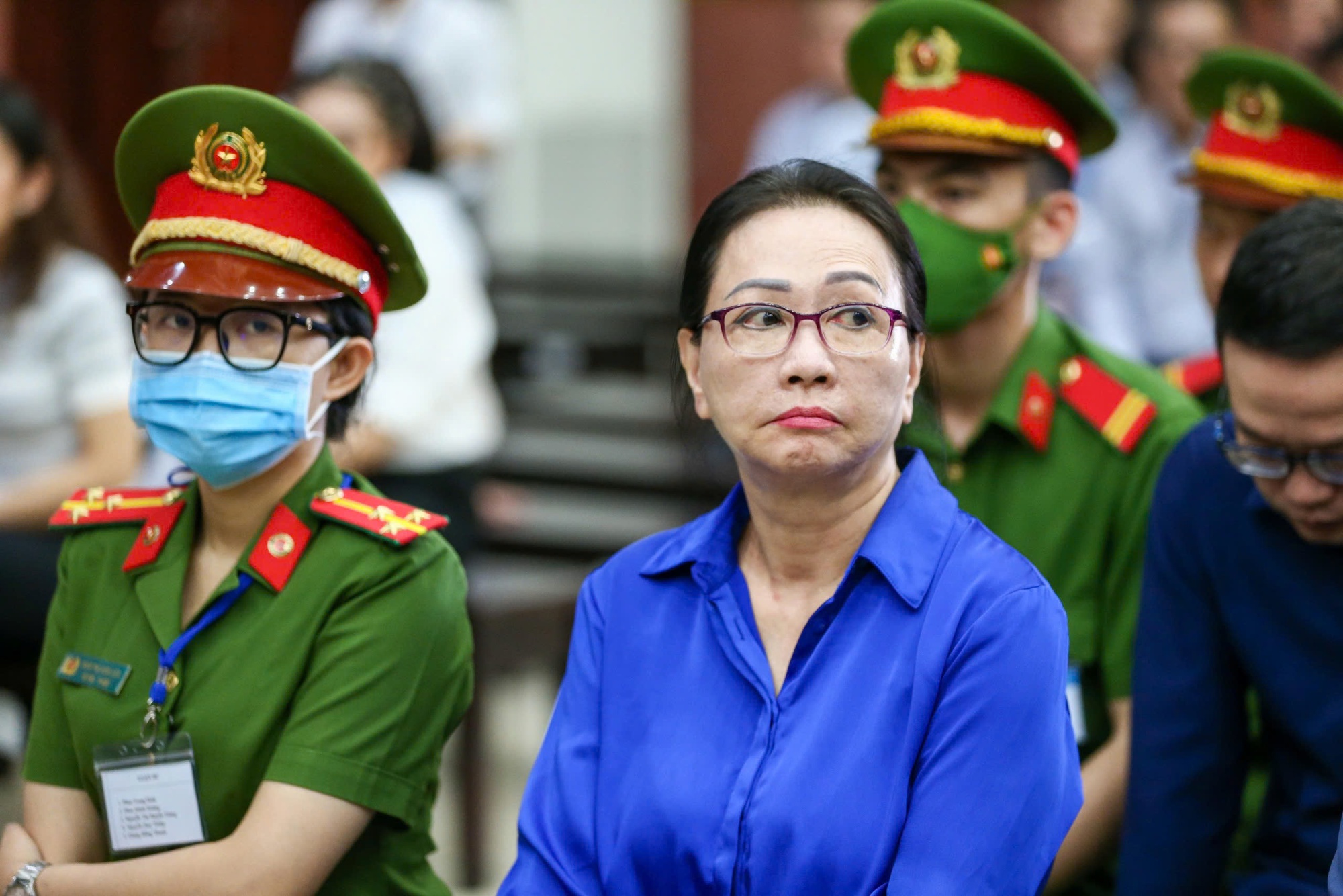 C&ocirc;ng khai gi&aacute; 2 t&uacute;i Herm&egrave;s "bạch tạng" của b&agrave; Trương Mỹ Lan- Ảnh 1.