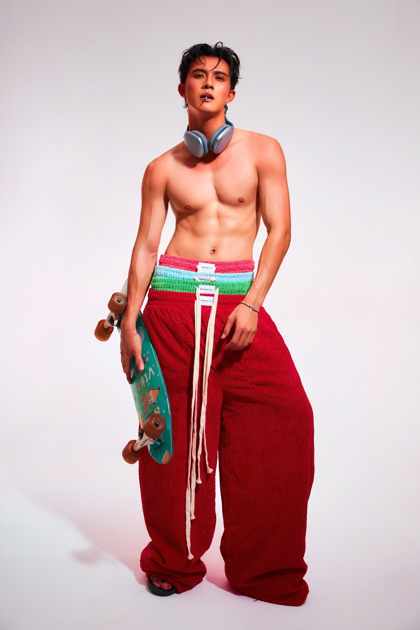 5 gương mặt nam nổi bật của Vbiz đọ body: Visual v&agrave; v&oacute;c d&aacute;ng đều &ldquo;ghi điểm&rdquo;- Ảnh 2.