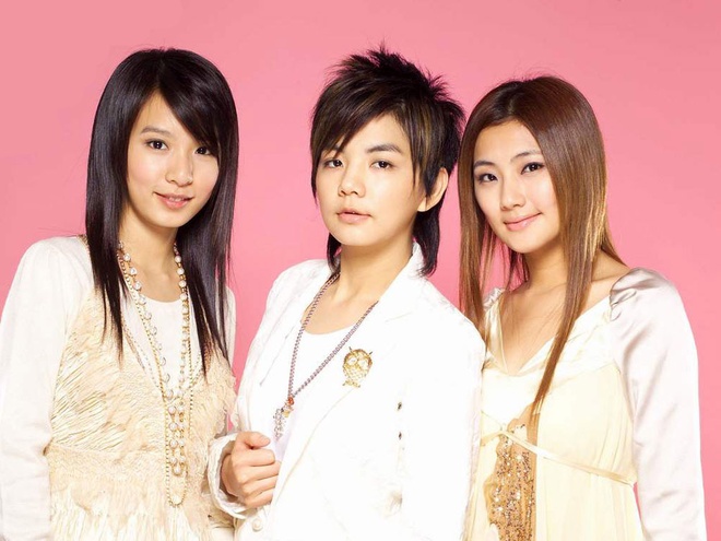 Nh&oacute;m nữ xui xẻo nhất showbiz: Người bị lửa thi&ecirc;u sống bỏng 54%, người ng&atilde; từ tr&ecirc;n cao chấn thương cột sống- Ảnh 1.