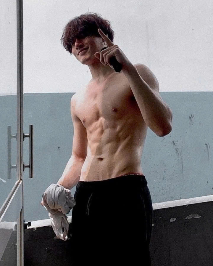 5 gương mặt nam nổi bật của Vbiz đọ body: Visual v&agrave; v&oacute;c d&aacute;ng đều &ldquo;ghi điểm&rdquo;- Ảnh 6.