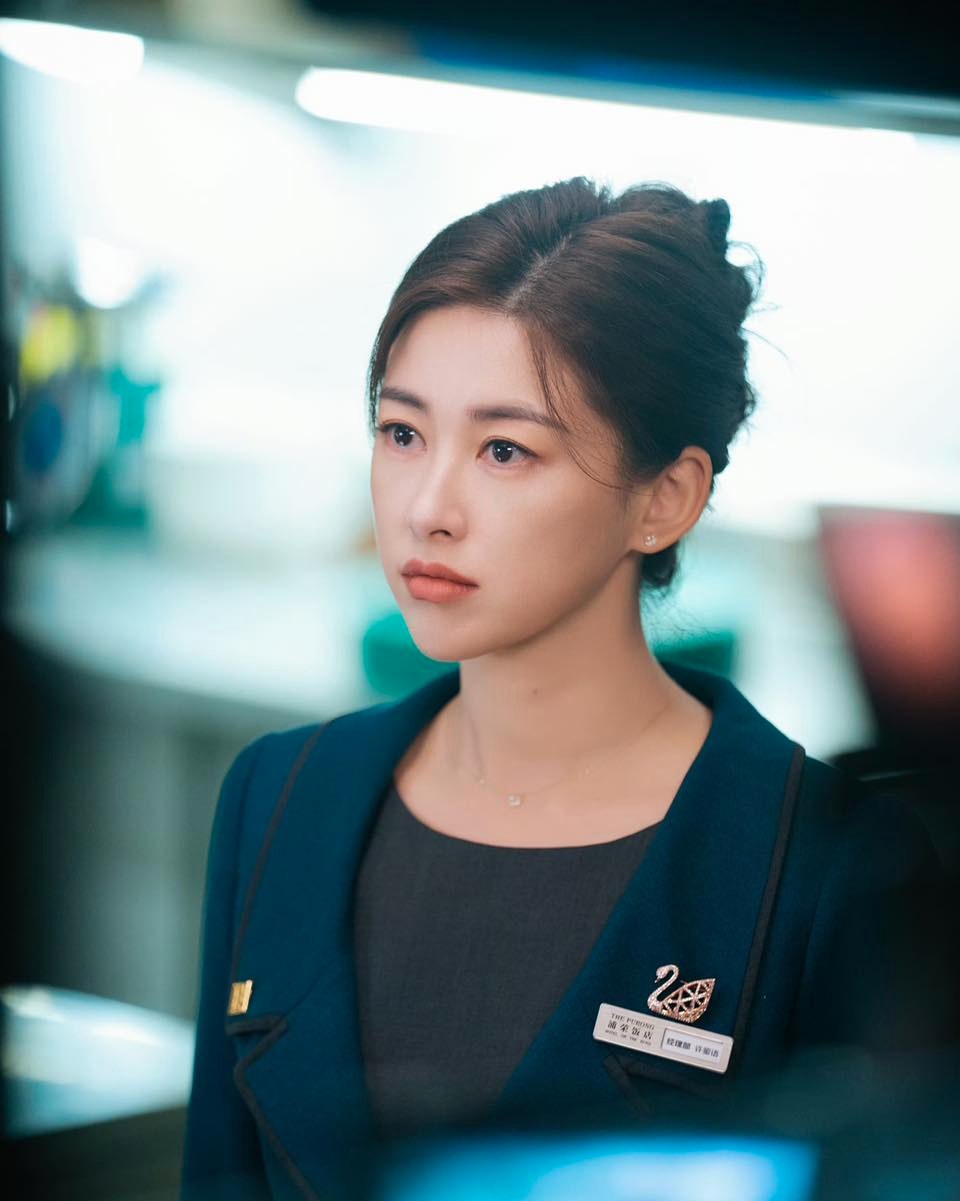 Ở đ&acirc;u ra lao c&ocirc;ng đẹp hơn cả phu nh&acirc;n h&agrave;o m&ocirc;n thế n&agrave;y: Kho&aacute;c bao tải vẫn to&aacute;t ra m&ugrave;i tiền, sang vừa th&ocirc;i chứ- Ảnh 4.