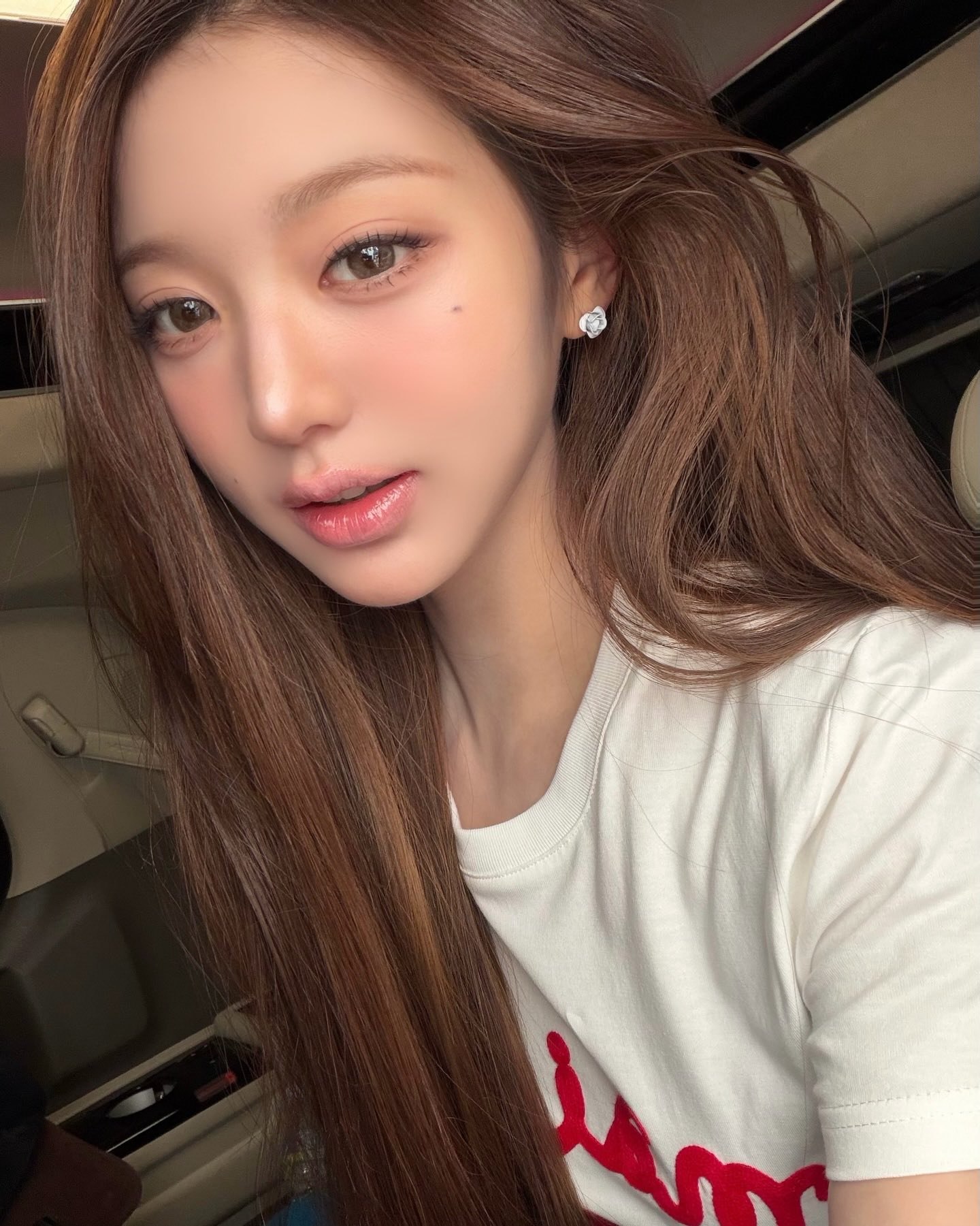 Chưa qua drama tranh center, c&ocirc;ng ch&uacute;a Kpop lại bị soi chỉnh ảnh đến cong cả ghế- Ảnh 2.