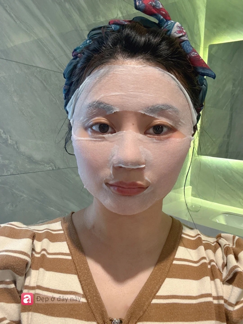 T&ocirc;i từng &ldquo;n&eacute;m tiền qua cửa sổ&rdquo; v&igrave; m&ecirc; spa, cho đến khi nhận ra: Chỉ cần 3 ph&uacute;t đắp lotion mỗi ng&agrave;y, da cũng c&oacute; thể đẹp l&ecirc;n- Ảnh 5.