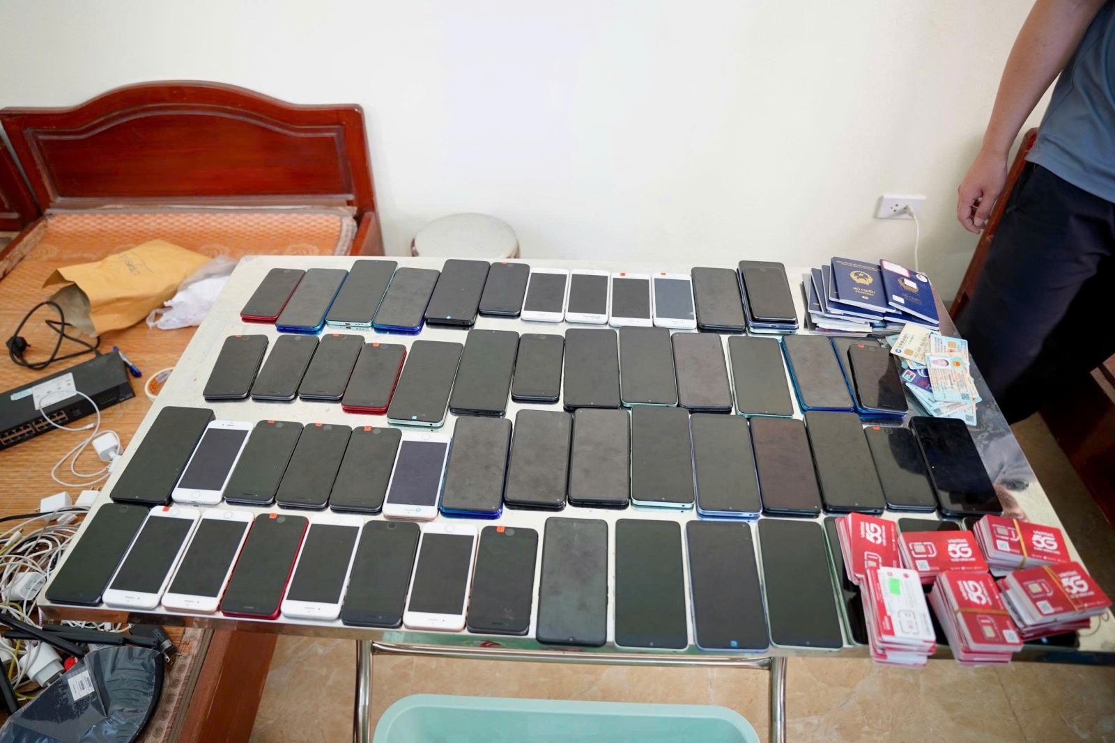 Bắt chủ mưu Dương Văn H&agrave; v&agrave; hơn 50 đối tượng trong một chuy&ecirc;n &aacute;n lớn - Ảnh 3.