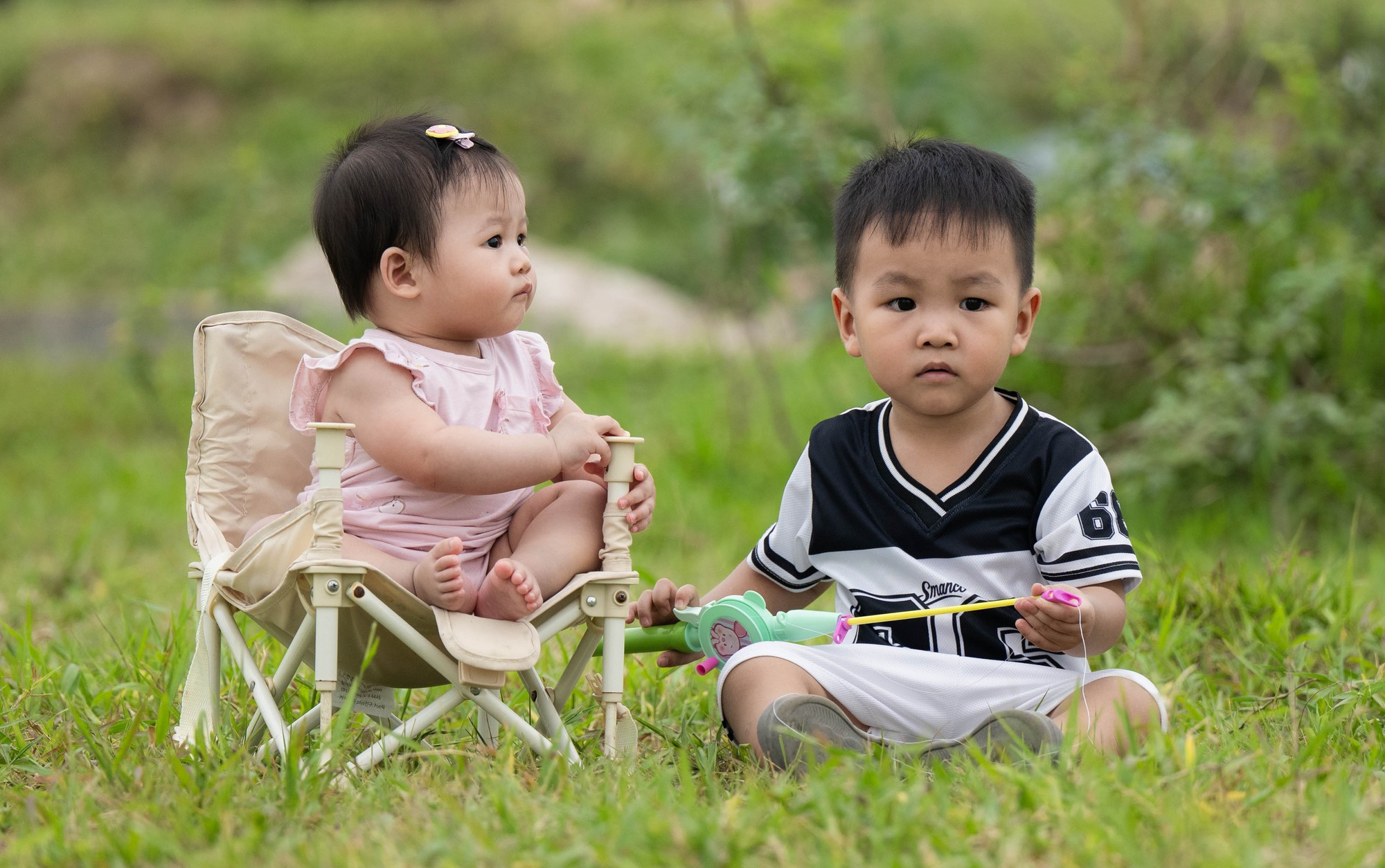 Một g&oacute;c H&agrave; Nội h&oacute;a &ldquo;l&agrave;ng qu&ecirc;&rdquo;, đ&ocirc;ng nghịt người thả diều mỗi chiều- Ảnh 10.