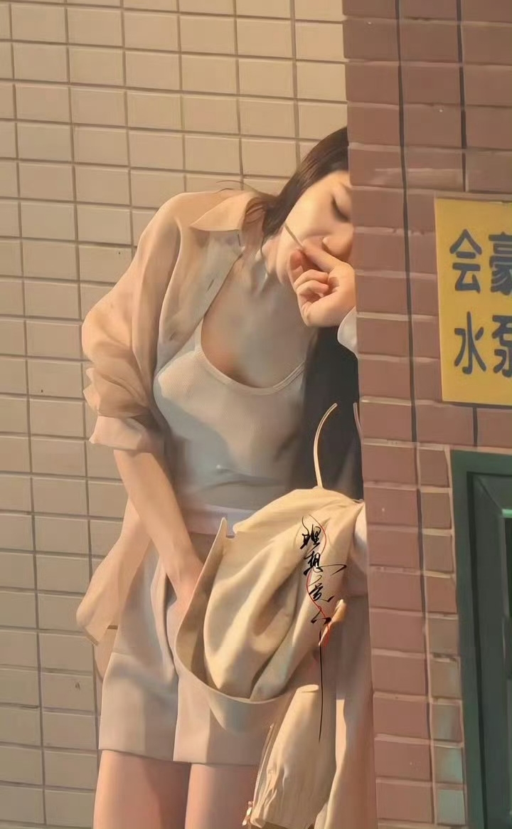 Đ&atilde; t&igrave;m ra bad girl đẹp nhất Trung Quốc: Ph&igrave; ph&egrave;o thuốc l&aacute; từ phim đến đời, gh&eacute;t đến mấy cũng kh&ocirc;ng d&aacute;m ch&ecirc; visual- Ảnh 1.