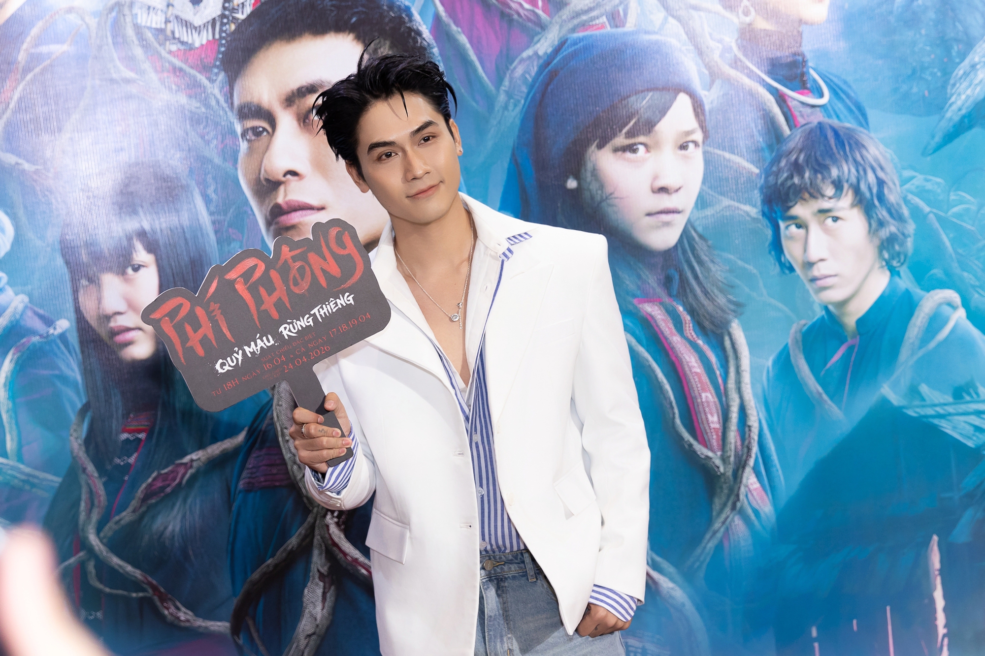 Thảm đỏ HOT nhất h&ocirc;m nay: Phương Anh Đ&agrave;o đọ sắc đen với Thi&ecirc;n &Acirc;n - Kỳ Duy&ecirc;n, V&otilde; Điền Gia Huy - HIEUTHUHAI đẹp trai hết nấc- Ảnh 5.