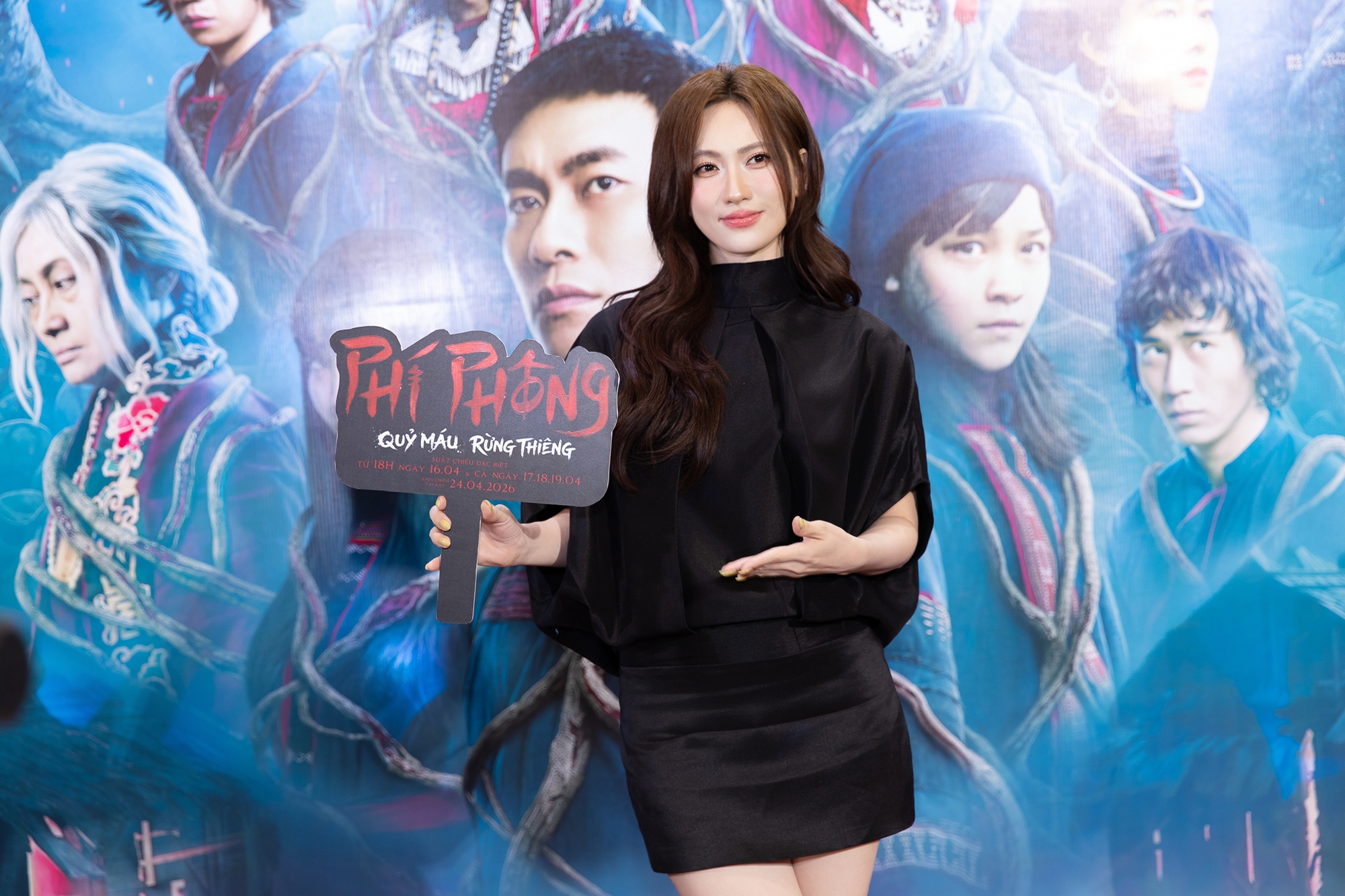 Thảm đỏ HOT nhất h&ocirc;m nay: Phương Anh Đ&agrave;o đọ sắc đen với Thi&ecirc;n &Acirc;n - Kỳ Duy&ecirc;n, V&otilde; Điền Gia Huy - HIEUTHUHAI đẹp trai hết nấc- Ảnh 2.