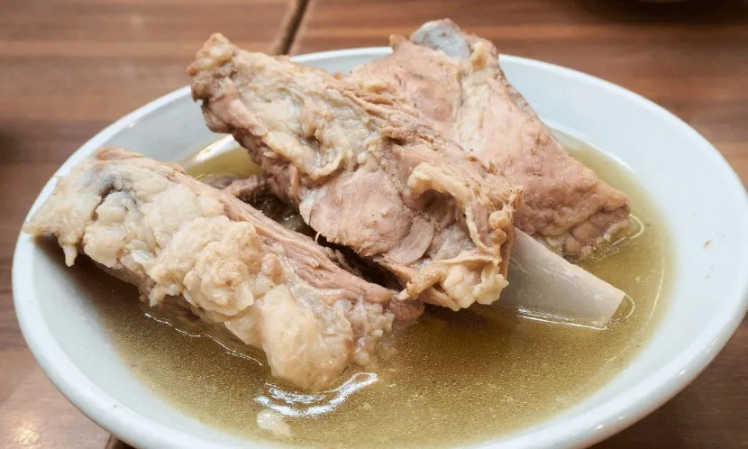 Người đàn ông 65 tuổi suýt phải chạy thận nhân tạo, bác sĩ nhắc: 5 loại canh ngon mấy cũng nên ăn ít - Ảnh 1. Người đàn ông 65 tuổi suýt phải chạy thận nhân tạo, bác sĩ nhắc: 5 loại canh ngon mấy cũng nên ăn ít - Ảnh 1.