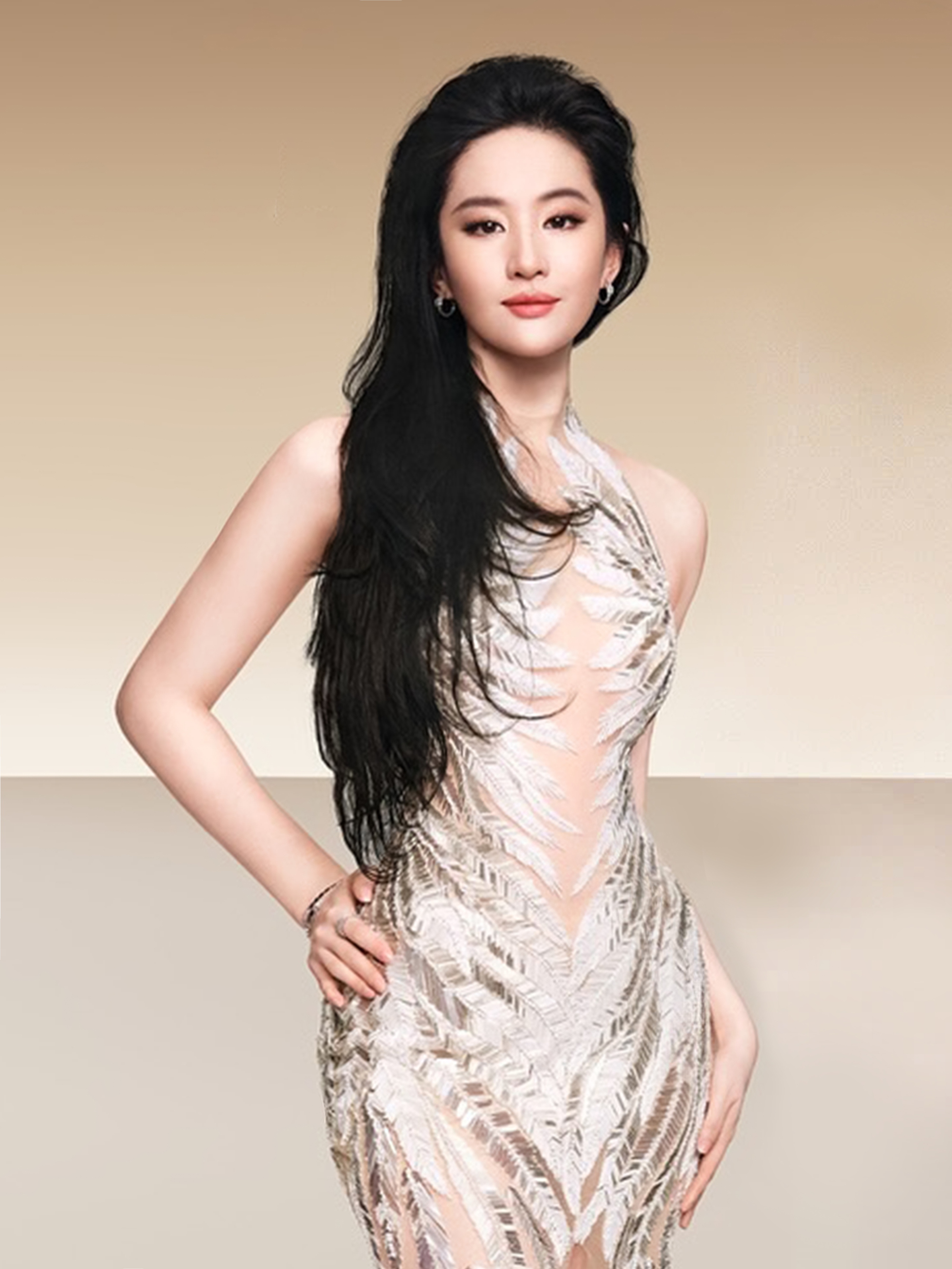 Chưa bao giờ thấy Lưu Diệc Phi sexy, gợi cảm đến vậy!- Ảnh 6.