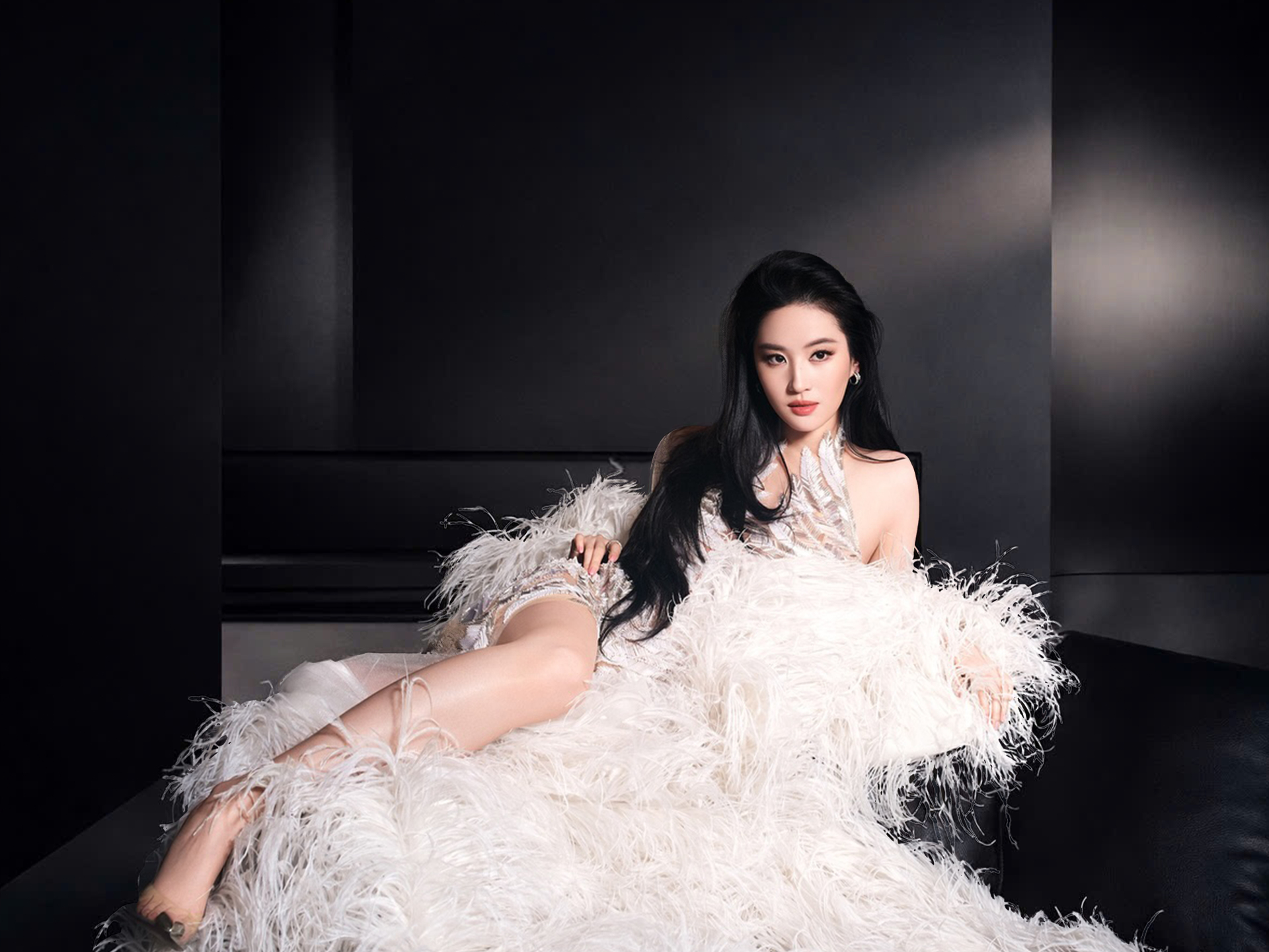 Đẳng cấp sao nữ hạng A gọi t&ecirc;n Lưu Diệc Phi: Cứ xuất hiện lại g&acirc;y sốt, chăm khoe d&aacute;ng gợi cảm kh&oacute; rời mắt- Ảnh 5.