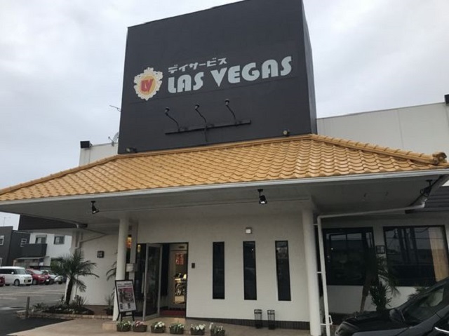 Xuất hiện viện dưỡng l&atilde;o cho ph&eacute;p c&aacute;c cụ chơi b&agrave;i, chơi m&aacute;y đ&aacute;nh bạc: Trước khi chơi phải tập thể dục- Ảnh 1.