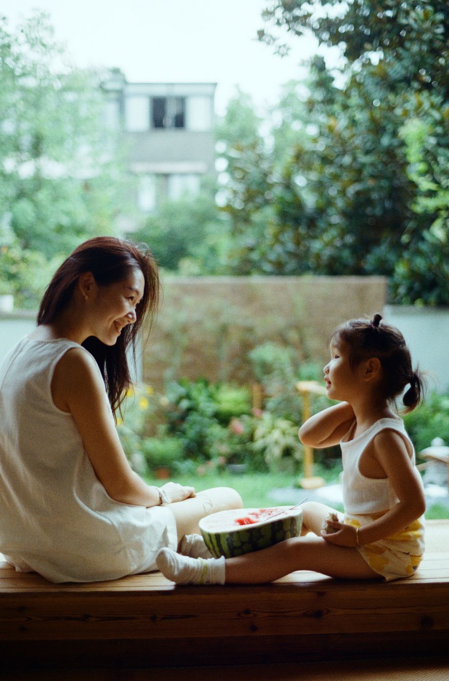 Ba mẹ lớn l&ecirc;n kh&ocirc;ng c&oacute; Google, mỗi lần hỏi con lại nhận về một c&aacute;i thở d&agrave;i: Ki&ecirc;n nhẫn với người lạ bao nhi&ecirc;u, lại dễ c&aacute;u với ba mẹ bấy nhi&ecirc;u- Ảnh 4.