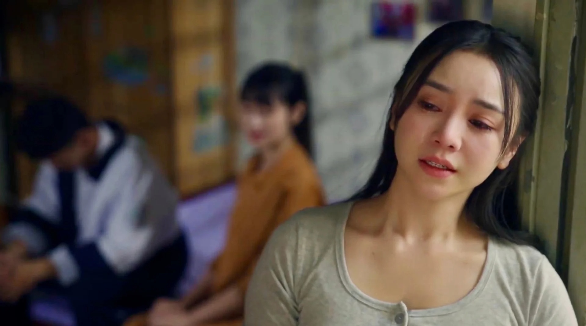 Từ Bước Ch&acirc;n V&agrave;o Đời đến B&oacute;ng Ma Hạnh Ph&uacute;c: Bao giờ phim Việt mới th&ocirc;i đ&agrave;y đoạ phụ nữ?- Ảnh 10.