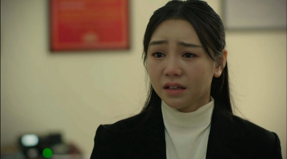 Từ Bước Ch&acirc;n V&agrave;o Đời đến B&oacute;ng Ma Hạnh Ph&uacute;c: Bao giờ phim Việt mới th&ocirc;i đ&agrave;y đoạ phụ nữ?- Ảnh 3.