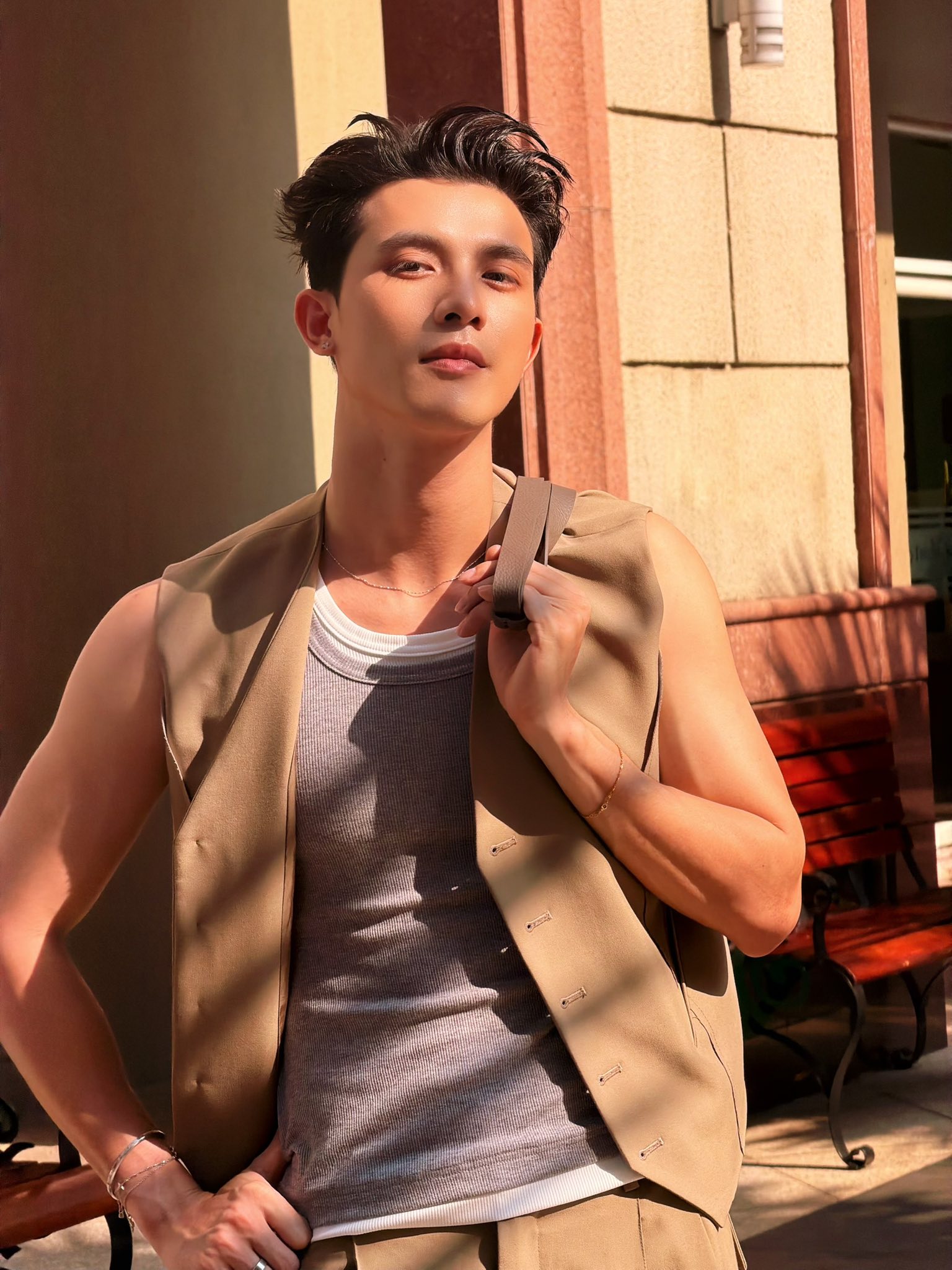 Mỹ nam thế hệ mới đang g&acirc;y nhiễu loạn m&agrave;n ảnh Việt: Kh&iacute; chất kh&ocirc;ng c&oacute; điểm ch&ecirc;, gương mặt ho&agrave;n hảo chuẩn "tỷ lệ v&agrave;ng"- Ảnh 3.