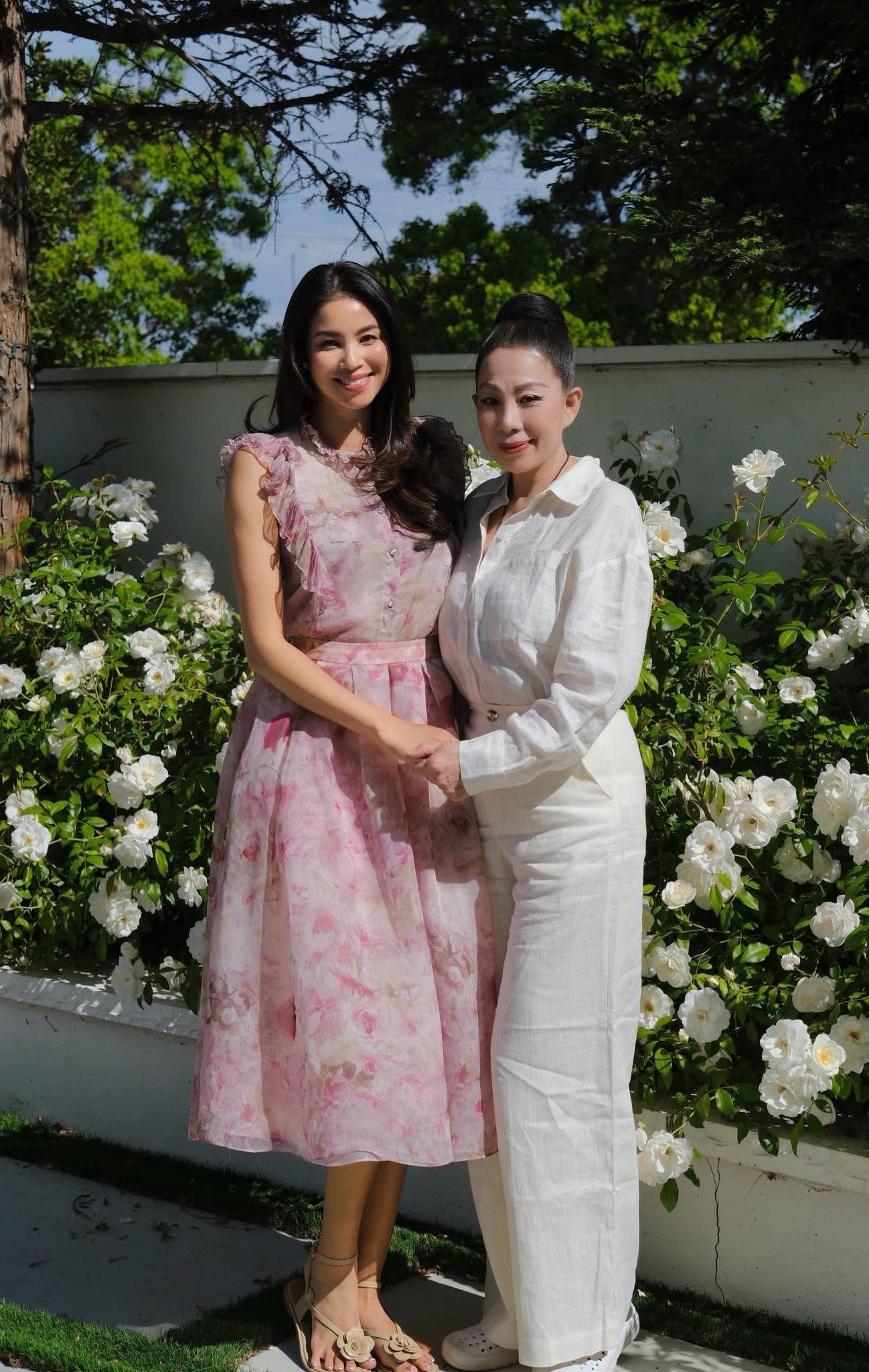 H&eacute; lộ tổ ấm sang trọng của Phạm Hương khi đ&oacute;n bạn th&acirc;n đến thăm- Ảnh 3.