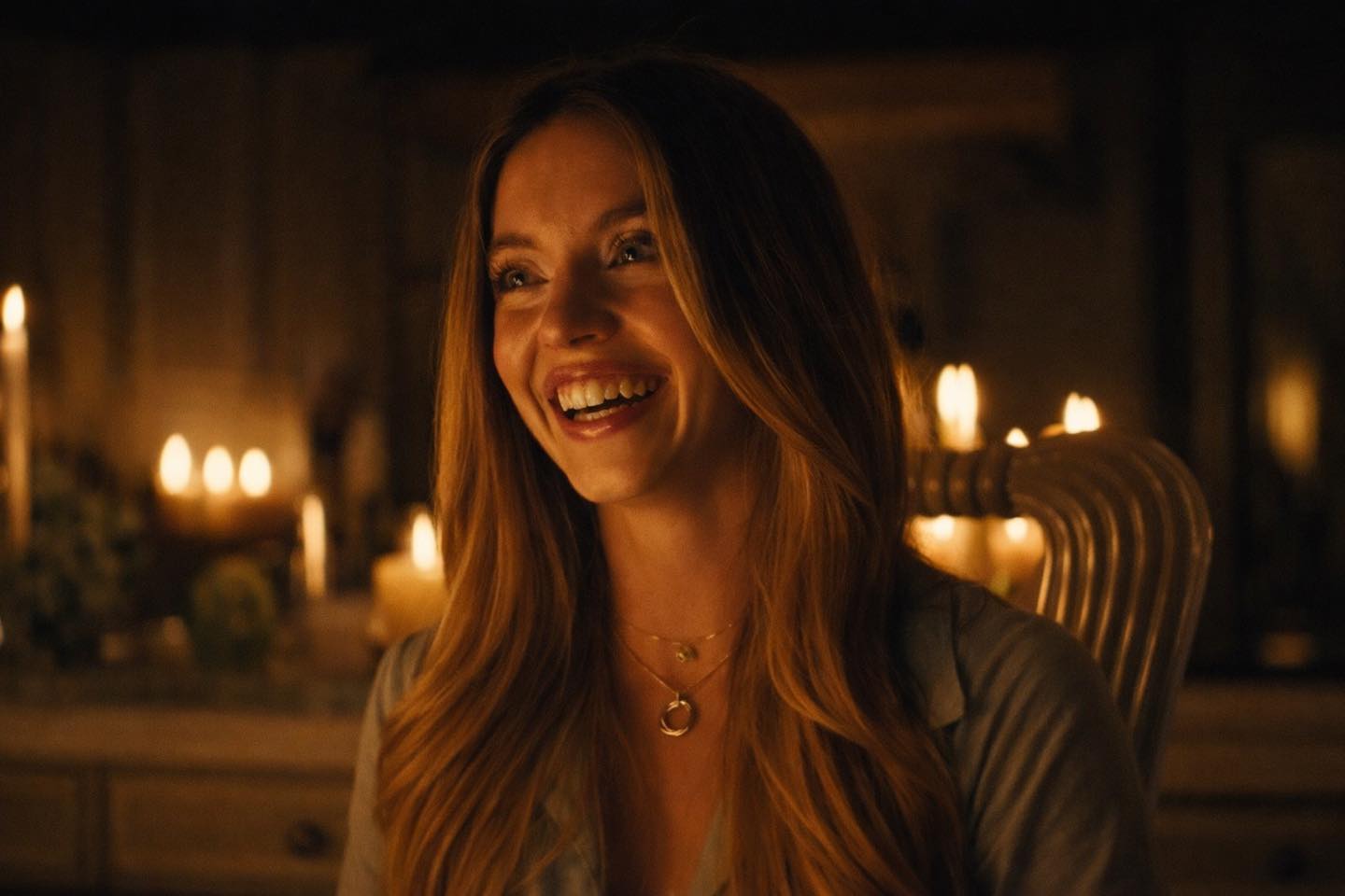 Cảnh n&oacute;ng đi&ecirc;n rồ đến mức bị cắt trong phim 18+ đang thống trị to&agrave;n cầu- Ảnh 4.