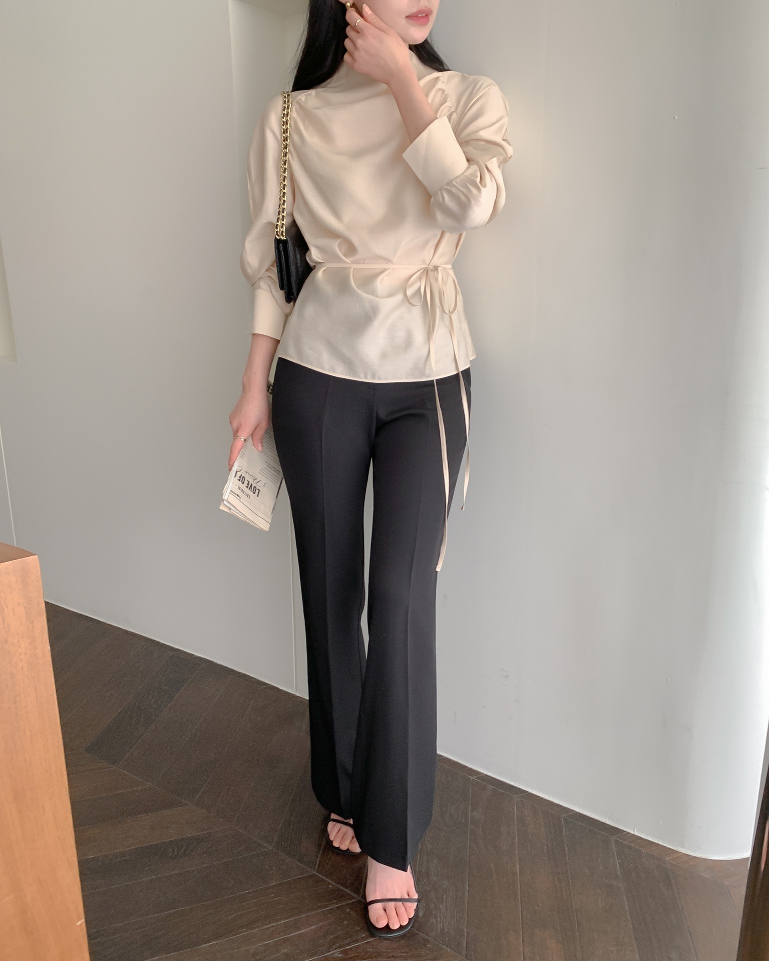 Mẫu &aacute;o m&ugrave;a h&egrave; xứng đ&aacute;ng mặc từ c&ocirc;ng sở ra phố, l&ecirc;n h&igrave;nh "sống ảo" cực nổi- Ảnh 6.