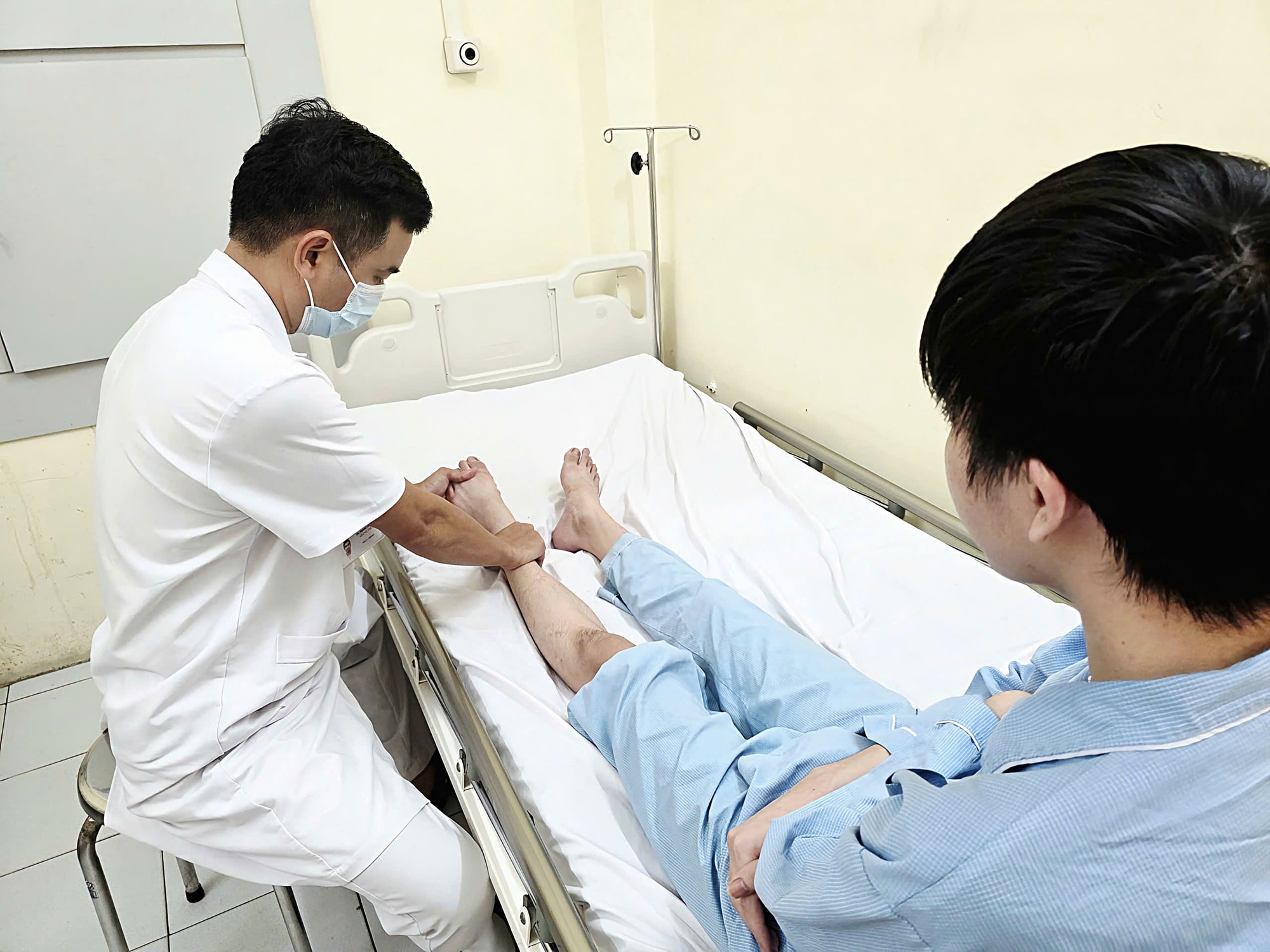 3 ca bệnh, 3 c&aacute;i kết đau l&ograve;ng: B&aacute;c sĩ Bệnh viện Bạch Mai nghẹn lại v&igrave; ''n&oacute;i kh&ocirc;ng ai tin'' - Ảnh 2.