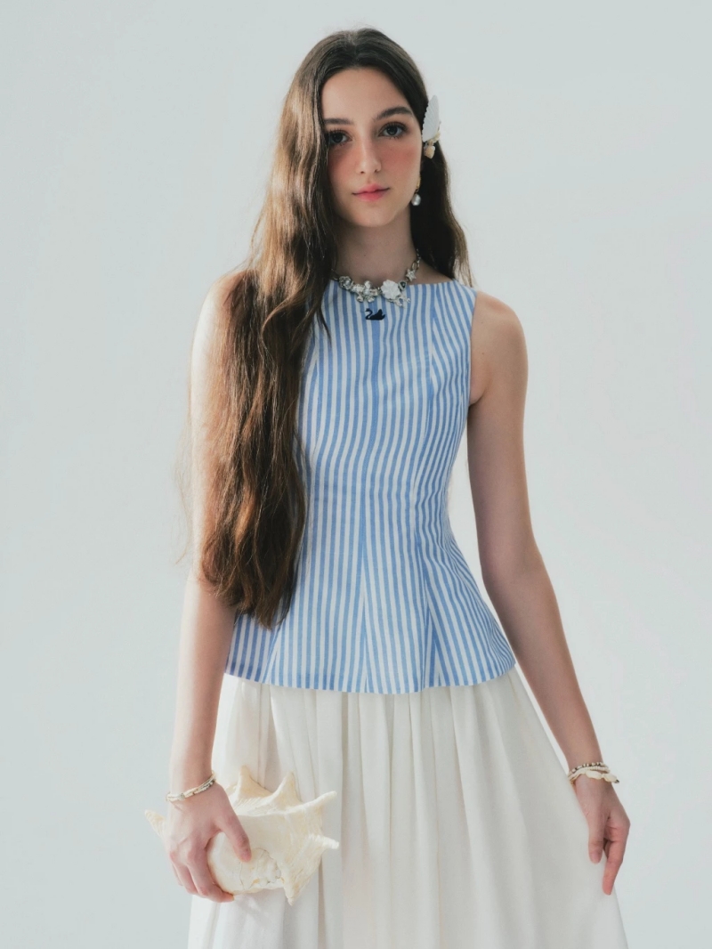 Xanh nhạt &ndash; gam m&agrave;u &ldquo;nhẹ t&ecirc;nh&rdquo; nhưng mặc l&ecirc;n l&agrave; sang: 4 c&ocirc;ng thức đi l&agrave;m chuẩn thanh lịch - Ảnh 6.