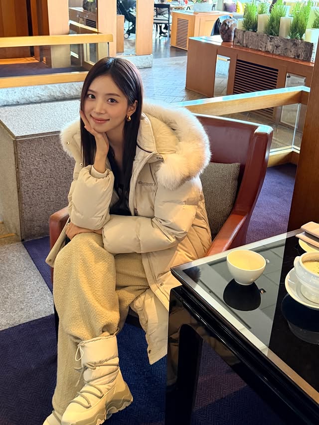 H&ocirc;n lễ khiến cả showbiz dậy s&oacute;ng tranh c&atilde;i, c&ocirc; d&acirc;u bị "n&eacute;m đ&aacute;" v&igrave; l&agrave;m tr&aacute;i một điều quen thuộc- Ảnh 9.