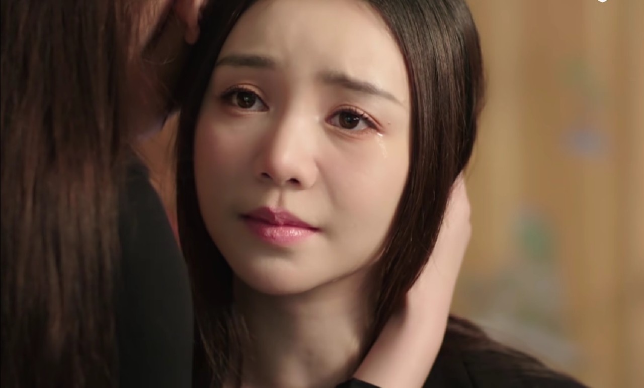 Từ Bước Ch&acirc;n V&agrave;o Đời đến B&oacute;ng Ma Hạnh Ph&uacute;c: Bao giờ phim Việt mới th&ocirc;i đ&agrave;y đoạ phụ nữ?- Ảnh 4.