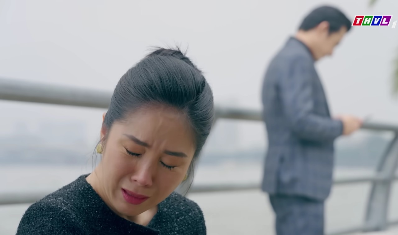 Từ Bước Ch&acirc;n V&agrave;o Đời đến B&oacute;ng Ma Hạnh Ph&uacute;c: Bao giờ phim Việt mới th&ocirc;i đ&agrave;y đoạ phụ nữ?- Ảnh 8.