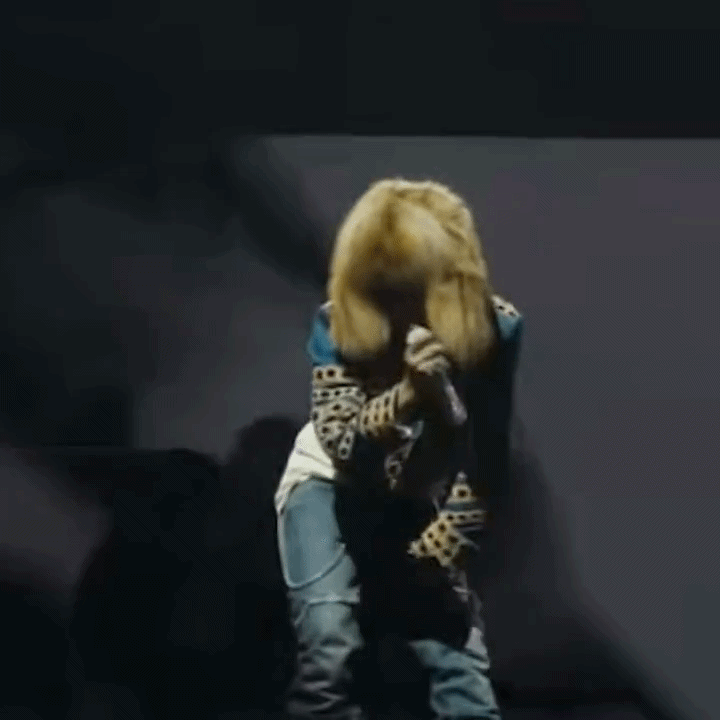 GD và TAEYANG: "Tôi nhảy hộ bạn còn bạn gánh quần áo giúp tôi nhé"- Ảnh 5. GD và TAEYANG: "Tôi nhảy hộ bạn còn bạn gánh quần áo giúp tôi nhé"- Ảnh 5.