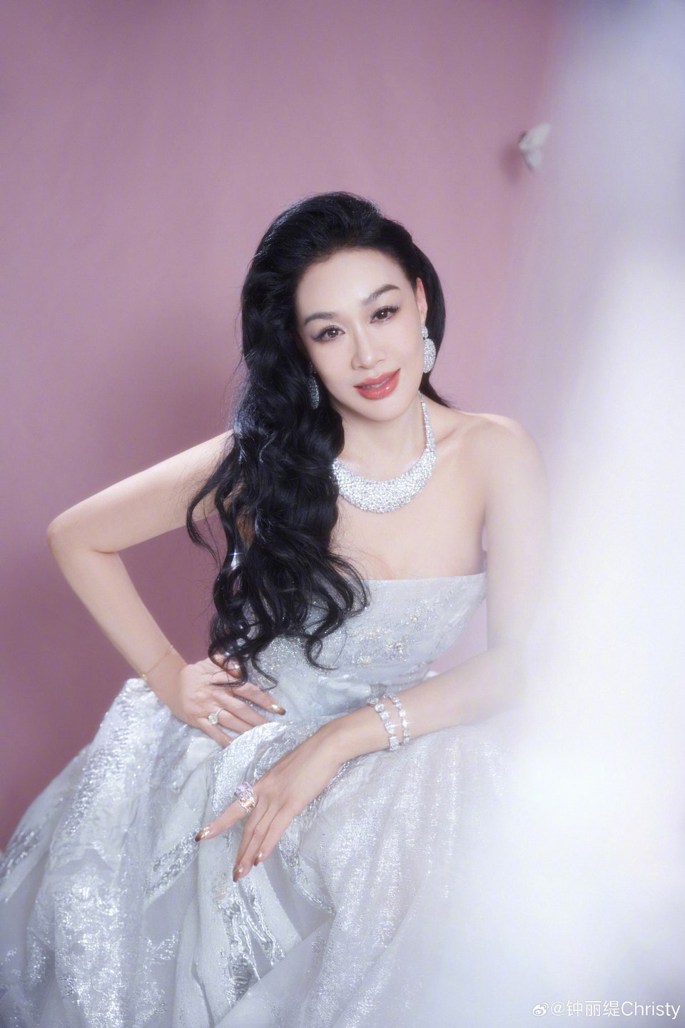 Hơn 100.000 kh&aacute;n giả chứng kiến mỹ nh&acirc;n gốc Việt g&agrave;o th&eacute;t đ&ograve;i bỏ chồng: "T&ocirc;i kh&ocirc;ng thể chịu đựng nổi nữa rồi"- Ảnh 3.