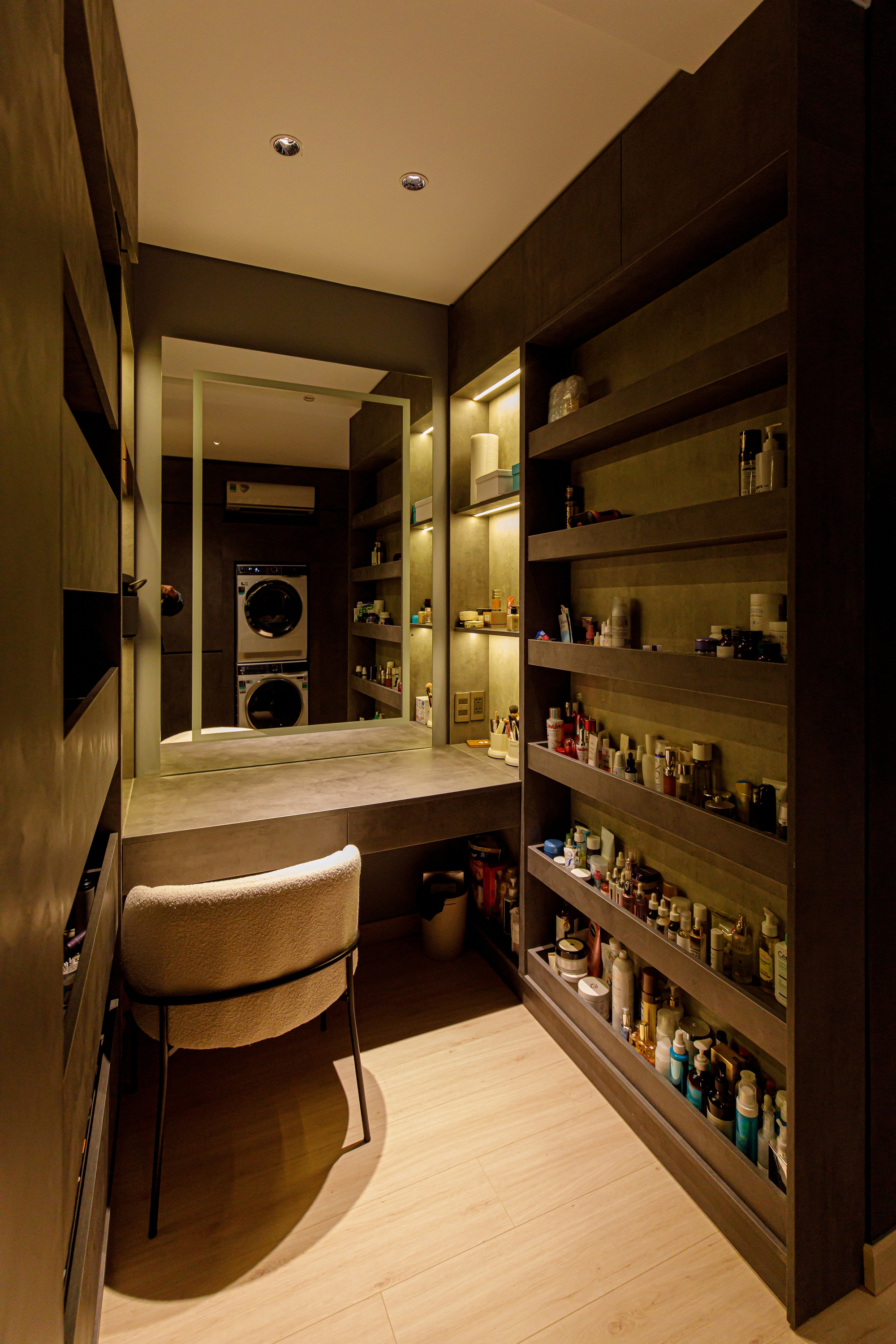 Tiểu thư S&agrave;i th&agrave;nh lấy chồng thạc sĩ điển trai: Sau đ&aacute;m cưới cổ t&iacute;ch mua lu&ocirc;n penthouse 11 tỷ, cả c&otilde;i mạng rần rần xin v&iacute;a - Ảnh 12.