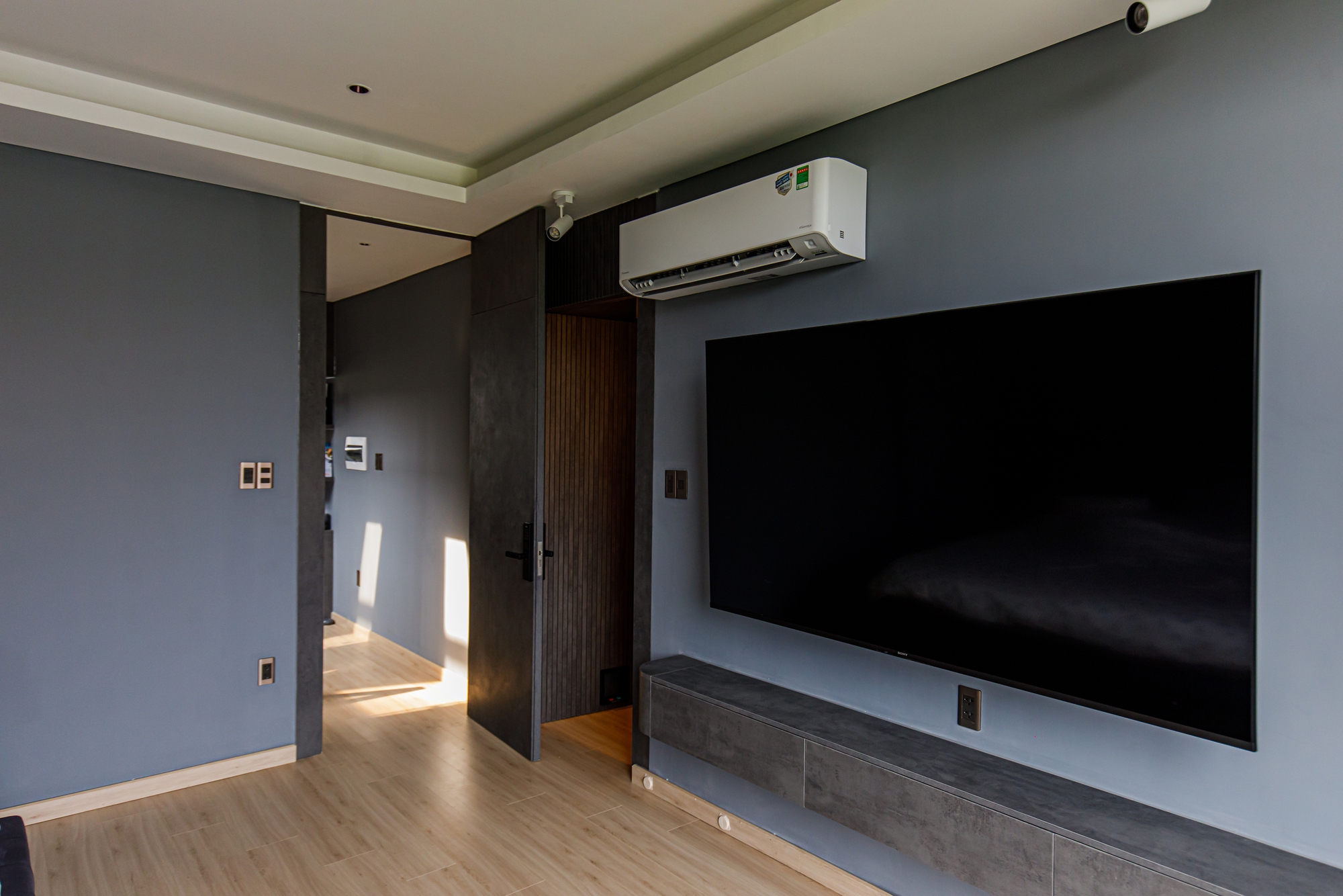 Tiểu thư S&agrave;i th&agrave;nh lấy chồng thạc sĩ điển trai: Sau đ&aacute;m cưới cổ t&iacute;ch mua lu&ocirc;n penthouse 11 tỷ, cả c&otilde;i mạng rần rần xin v&iacute;a - Ảnh 3.