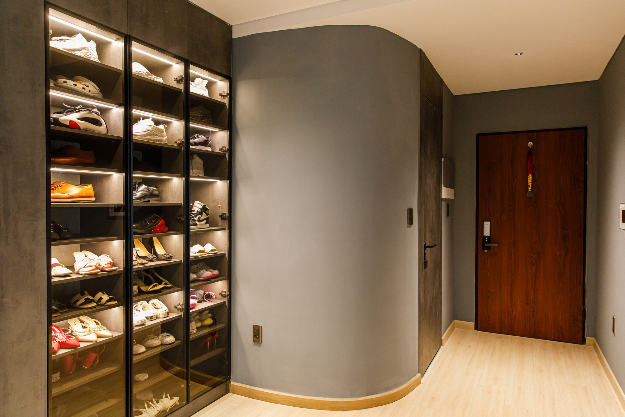 Tiểu thư S&agrave;i th&agrave;nh lấy chồng thạc sĩ điển trai: Sau đ&aacute;m cưới cổ t&iacute;ch mua lu&ocirc;n penthouse 11 tỷ, cả c&otilde;i mạng rần rần xin v&iacute;a - Ảnh 4.