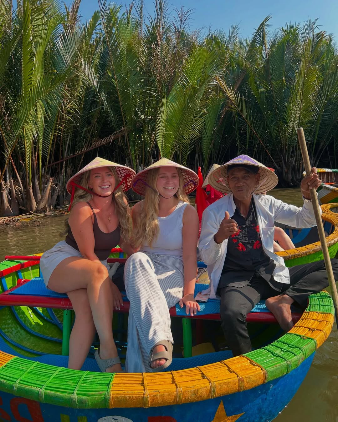 Kh&aacute;ch T&acirc;y xếp h&agrave;ng trải nghiệm "miền T&acirc;y giữa l&ograve;ng phố cổ": Bộ m&ocirc;n thuyền th&uacute;ng hot nhất h&egrave; n&agrave;y- Ảnh 5.