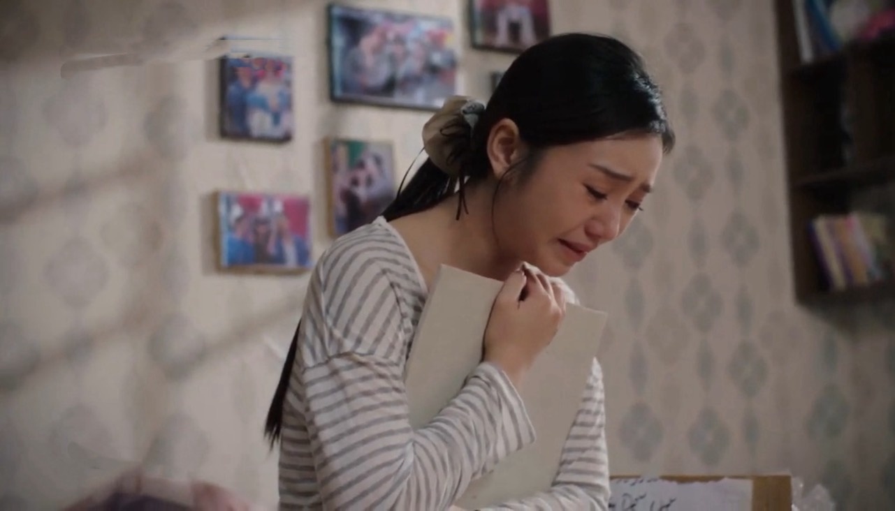 Từ Bước Ch&acirc;n V&agrave;o Đời đến B&oacute;ng Ma Hạnh Ph&uacute;c: Bao giờ phim Việt mới th&ocirc;i đ&agrave;y đoạ phụ nữ?- Ảnh 5.