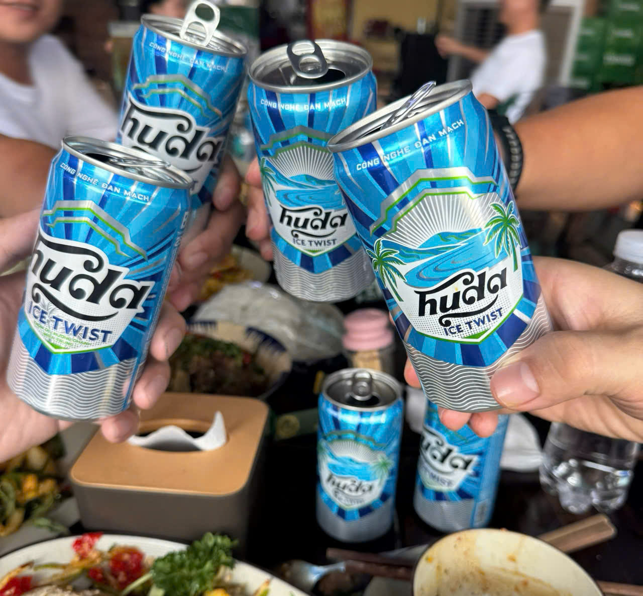 Huda Ice Twist phi&ecirc;n bản lon trendy 250ml: "Trải nghiệm đ&atilde;" với gi&aacute; b&igrave;nh d&acirc;n, uống tới đ&acirc;u lạnh s&acirc;u tới đ&oacute;, liệu phải "&aacute;t chủ b&agrave;i" như lời đồn? - Ảnh 1.