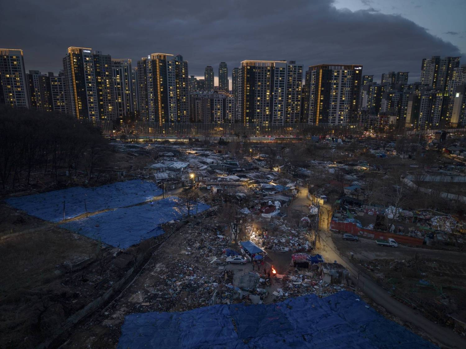 Những kiếp người “ký sinh” trong khu nhà giàu Gangnam (Seoul): Phía sau sự hào nhoáng của giới siêu giàu Hàn Quốc- Ảnh 3. Những kiếp người “ký sinh” trong khu nhà giàu Gangnam (Seoul): Phía sau sự hào nhoáng của giới siêu giàu Hàn Quốc- Ảnh 3.