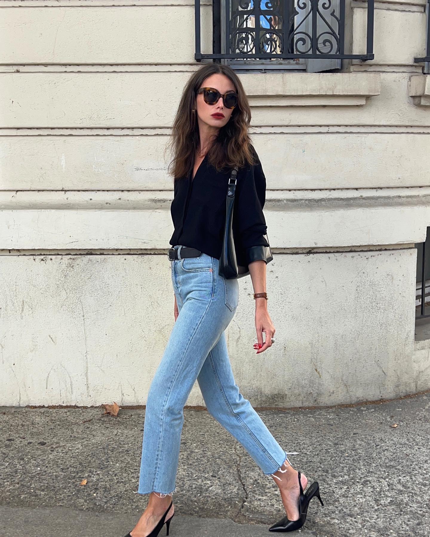 V&igrave; sao phụ nữ Ph&aacute;p th&iacute;ch mặc quần jeans ống đứng suốt 4 m&ugrave;a quanh năm?- Ảnh 7.