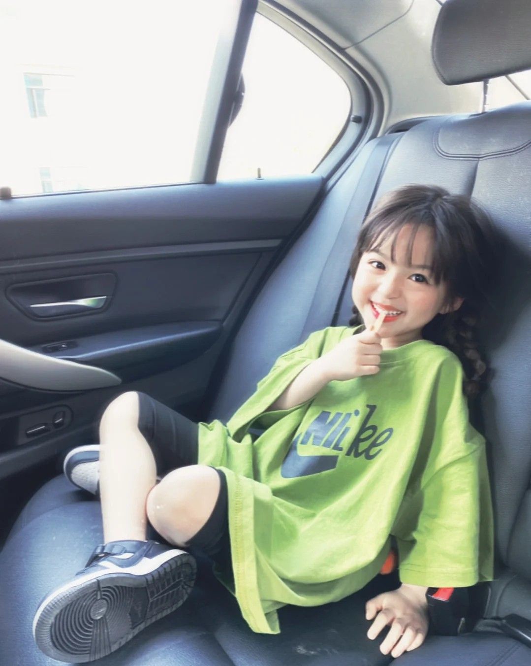 3 đặc điểm t&acirc;m l&yacute; của đứa trẻ th&iacute;ch m&agrave;u xanh l&aacute; - Ảnh 1.