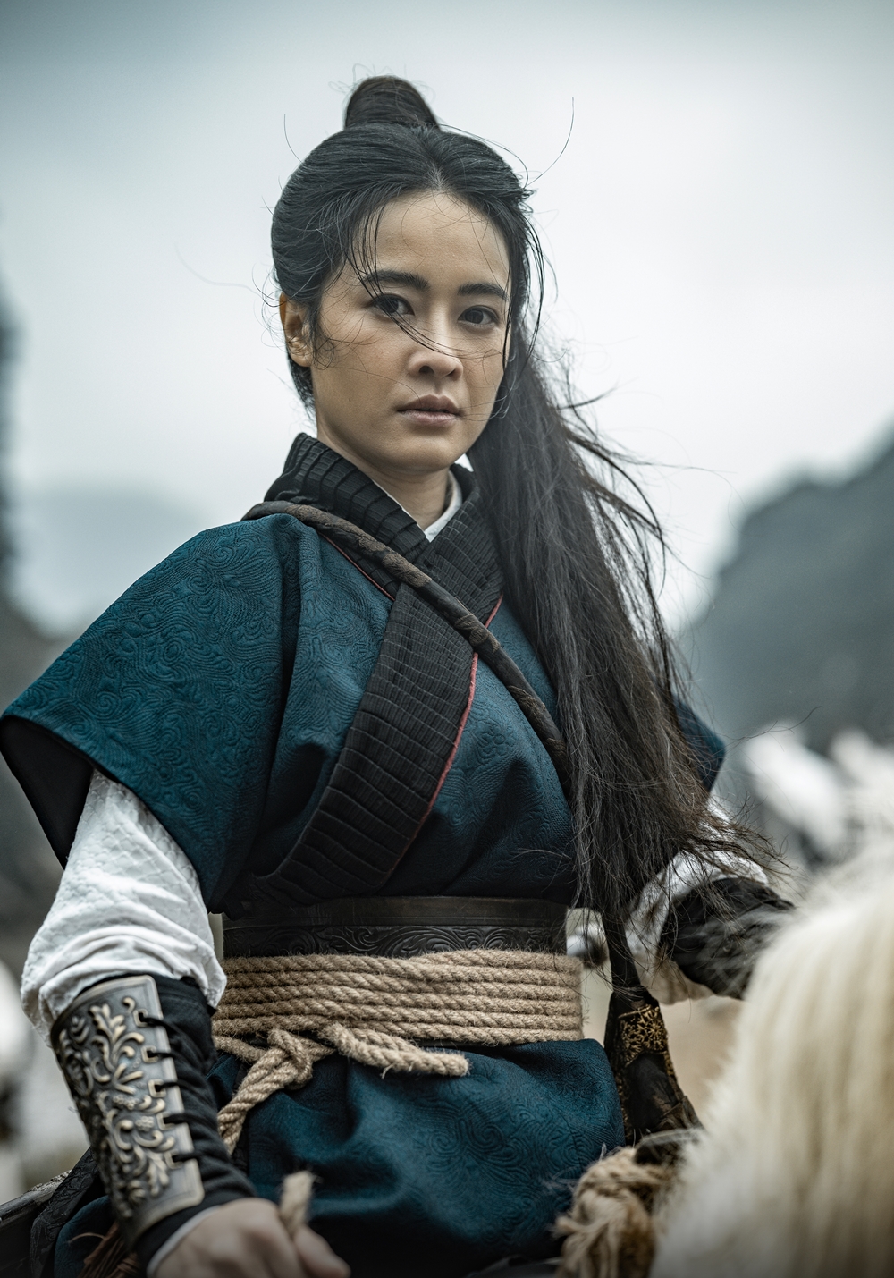 Không ngờ Việt Nam lại làm được phim cổ trang đẳng cấp cỡ này: Trang phục đẹp mỹ mãn, 5 Hoàng hậu xé sử bước ra- Ảnh 3. Không ngờ Việt Nam lại làm được phim cổ trang đẳng cấp cỡ này: Trang phục đẹp mỹ mãn, 5 Hoàng hậu xé sử bước ra- Ảnh 3.