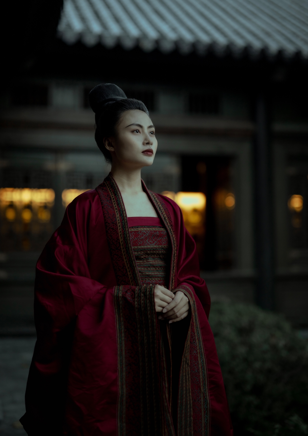 Không ngờ Việt Nam lại làm được phim cổ trang đẳng cấp cỡ này: Trang phục đẹp mỹ mãn, 5 Hoàng hậu xé sử bước ra- Ảnh 10. Không ngờ Việt Nam lại làm được phim cổ trang đẳng cấp cỡ này: Trang phục đẹp mỹ mãn, 5 Hoàng hậu xé sử bước ra- Ảnh 10.