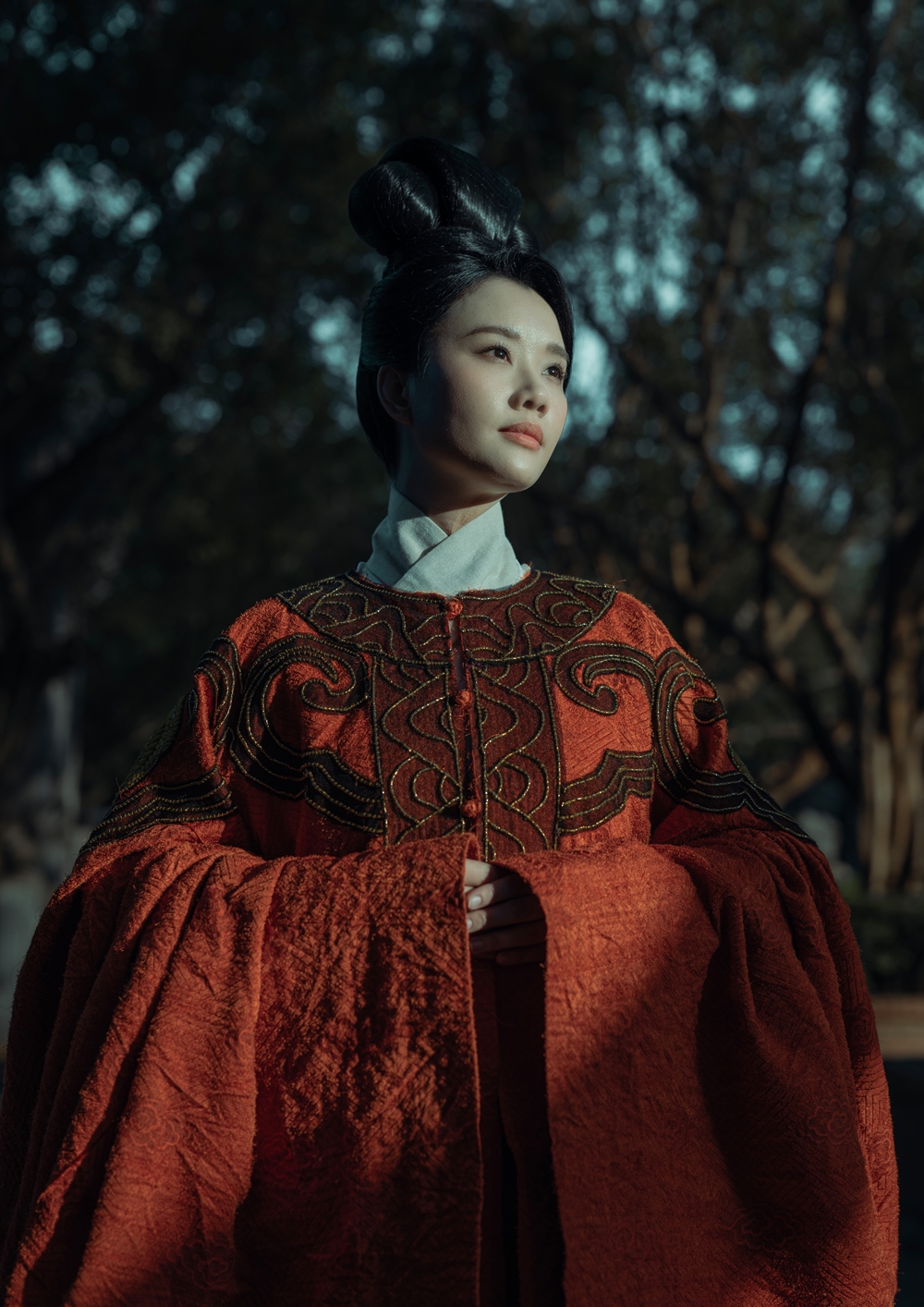 Không ngờ Việt Nam lại làm được phim cổ trang đẳng cấp cỡ này: Trang phục đẹp mỹ mãn, 5 Hoàng hậu xé sử bước ra- Ảnh 7. Không ngờ Việt Nam lại làm được phim cổ trang đẳng cấp cỡ này: Trang phục đẹp mỹ mãn, 5 Hoàng hậu xé sử bước ra- Ảnh 7.