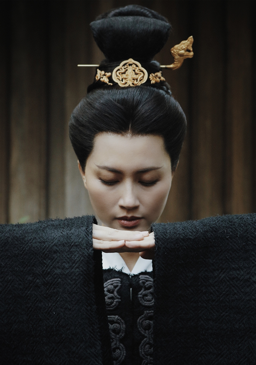 Không ngờ Việt Nam lại làm được phim cổ trang đẳng cấp cỡ này: Trang phục đẹp mỹ mãn, 5 Hoàng hậu xé sử bước ra- Ảnh 6. Không ngờ Việt Nam lại làm được phim cổ trang đẳng cấp cỡ này: Trang phục đẹp mỹ mãn, 5 Hoàng hậu xé sử bước ra- Ảnh 6.