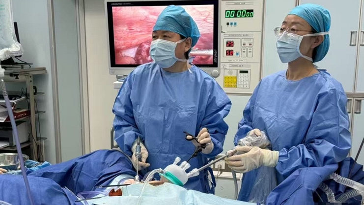 Từ vụ b&eacute; g&aacute;i 2 tuổi tử vong sau hơn 5 tiếng bị bố bỏ qu&ecirc;n tr&ecirc;n &ocirc; t&ocirc;: B&aacute;c sĩ ph&aacute;t cảnh b&aacute;o đến mọi gia đ&igrave;nh - Ảnh 2.