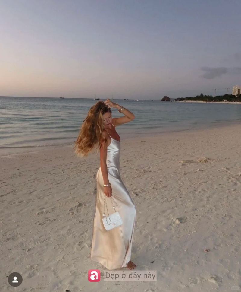 V&igrave; sao v&aacute;y trắng lu&ocirc;n l&agrave; &ldquo;qu&acirc;n b&agrave;i đắt gi&aacute;&rdquo; khi đi biển? - Ảnh 5.